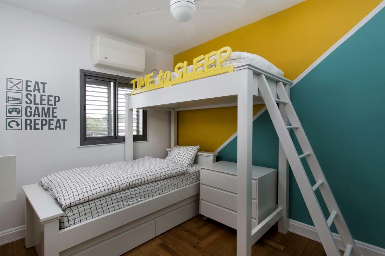 Colorful Bnb Apartment 하이파 외부 사진