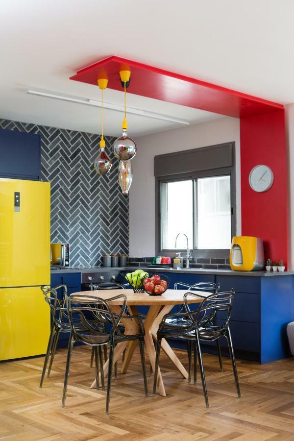 Colorful Bnb Apartment 하이파 외부 사진