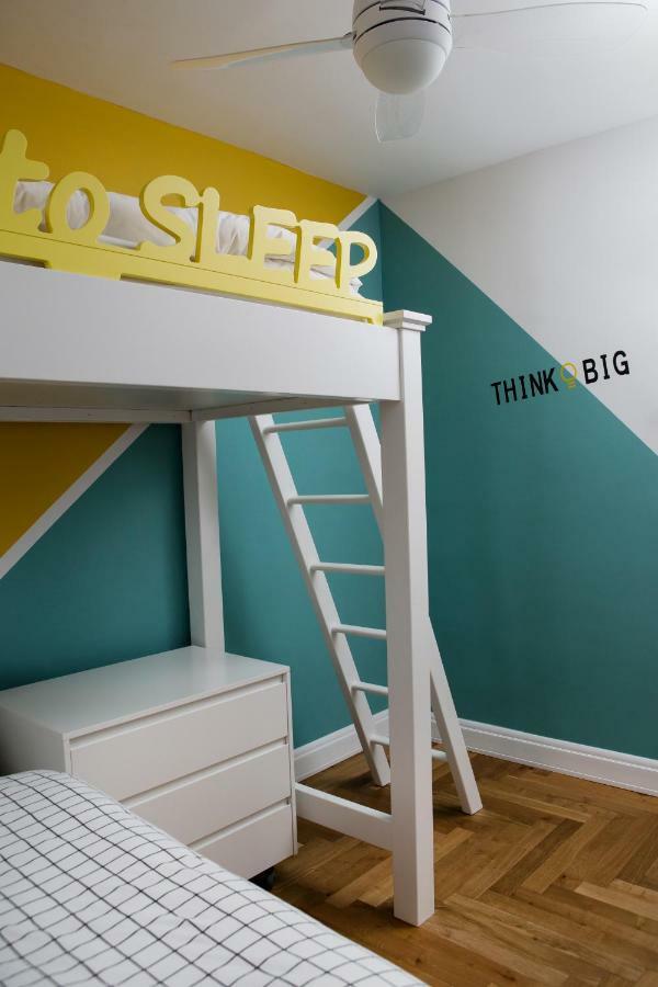 Colorful Bnb Apartment 하이파 외부 사진