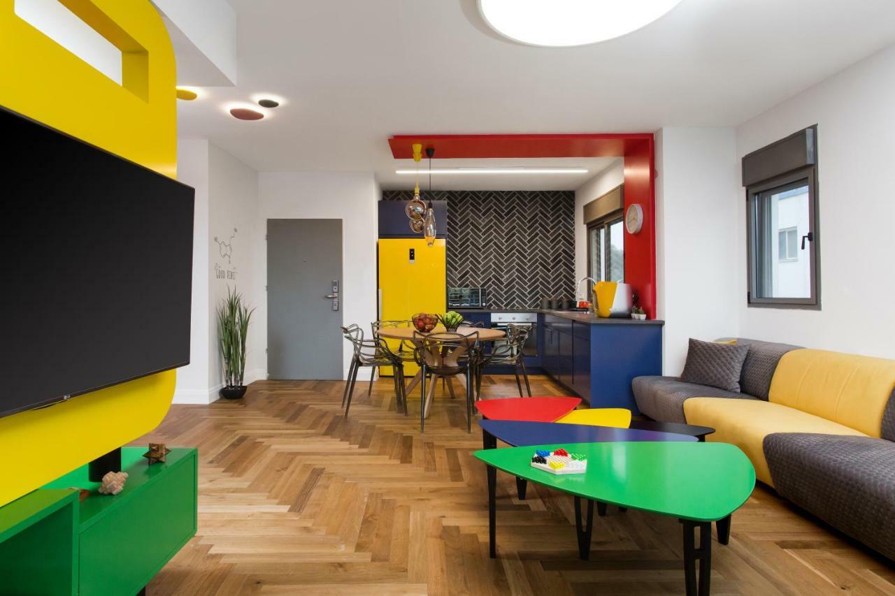 Colorful Bnb Apartment 하이파 외부 사진